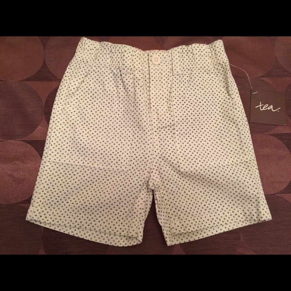 Tea Collection Fun printed shorts size 4T or 5T